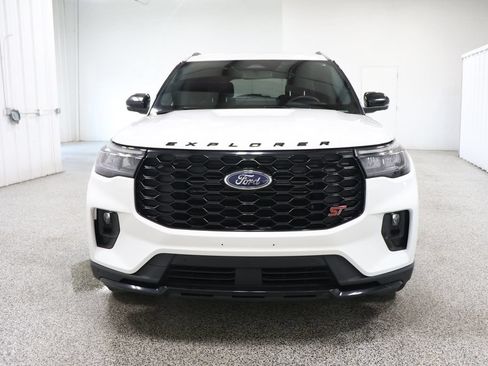 Used 2025 Ford Explorer ST AWD/4WD image 3