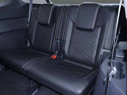 Certified 2025 Volkswagen Atlas SE FWD image 16