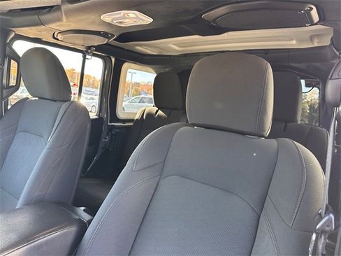Used 2021 Jeep Wrangler Unlimited Sport image 17