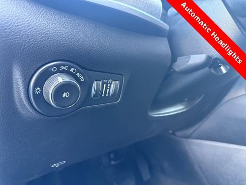 Used 2022 Jeep Compass Latitude image 9