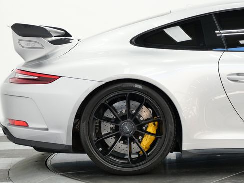 Used 2018 Porsche 911 GT3 RWD image 44