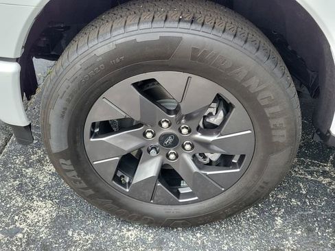 Used 2025 Ford F150 Lightning Flash AWD/4WD image 8