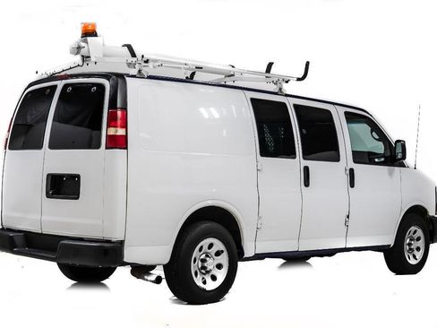 Used 2013 Chevrolet Express 1500 RWD image 3