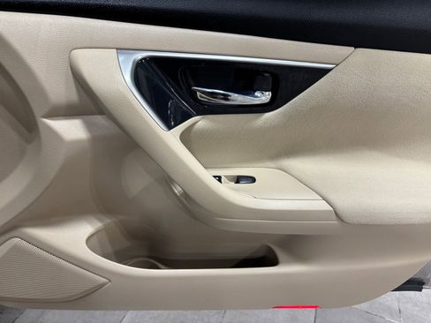 Used 2014 Nissan Altima 2.5 SV image 16