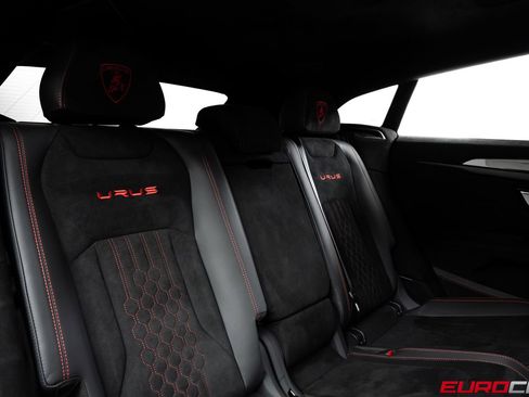 Used 2024 Lamborghini Urus Performante AWD/4WD image 44