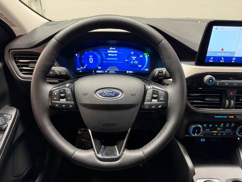 Certified 2022 Ford Escape SEL w/ Technology Package AWD/4WD image 13