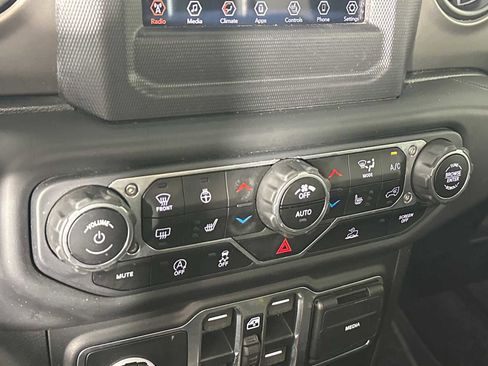 Used 2020 Jeep Gladiator Sport w/ Quick Order Package 24S image 32