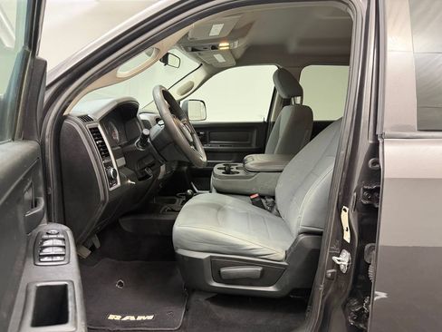 Used 2018 RAM 2500 Tradesman w/ Chrome Appearance Group AWD/4WD image 5