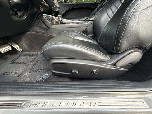 Used 2017 Dodge Challenger SRT Hellcat RWD image 12