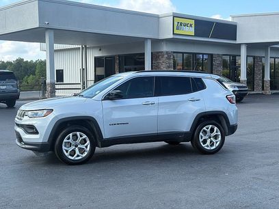 Used 2025 Jeep Compass Latitude