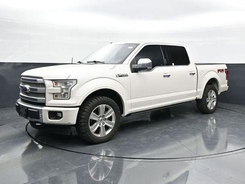 Used 2017 Ford F150 Platinum w/ Equipment Group 701A Luxury AWD/4WD image 3