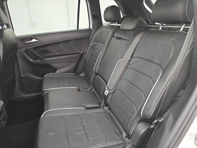 Used 2022 Volkswagen Tiguan SEL R-Line AWD/4WD image 14