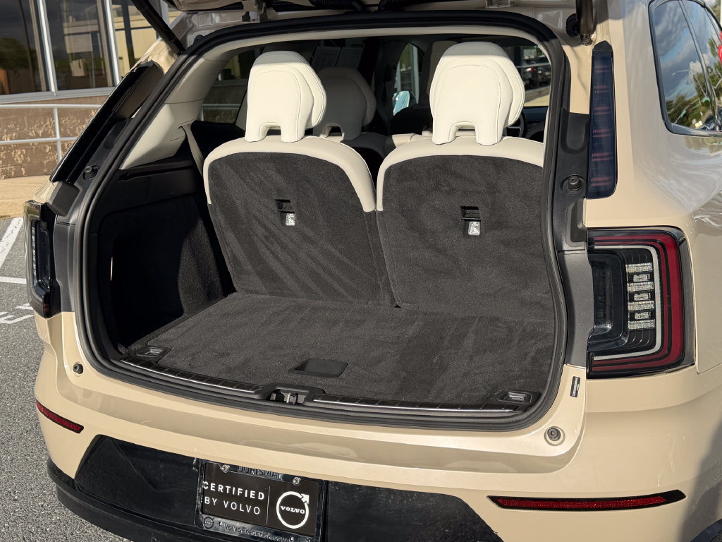 Certified 2025 Volvo EX90 Plus AWD/4WD image 20
