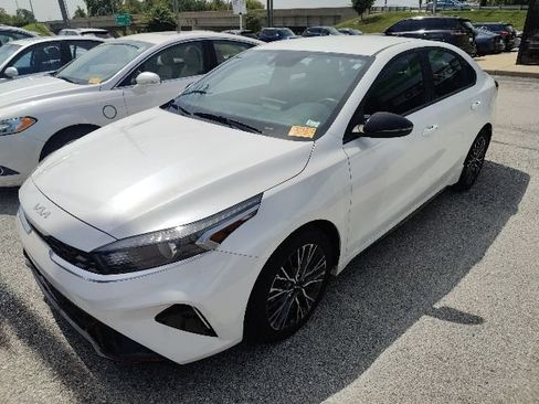 Used 2023 Kia Forte GT-Line w/ GT-Line Technology Package FWD image 4