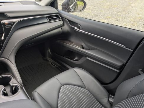 Used 2024 Toyota Camry SE FWD image 19