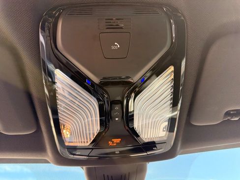 Used 2022 BMW X5 xDrive40i w/ Premium Package AWD/4WD image 28