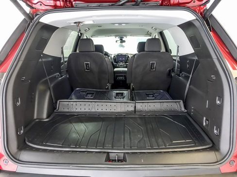 Used 2020 Chevrolet Traverse LT image 30
