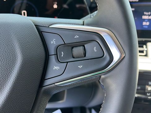 Used 2025 Chevrolet Trax LT w/ Driver Confidence Package FWD image 15