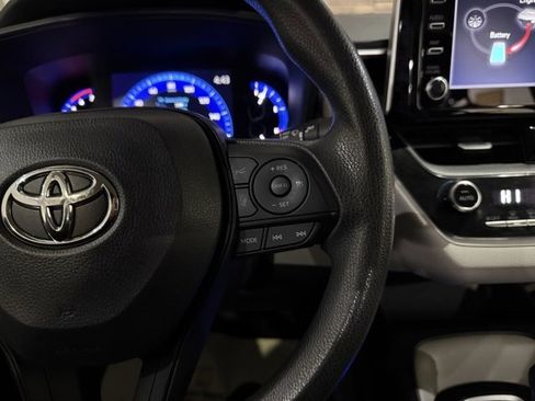 Used 2021 Toyota Corolla LE image 16