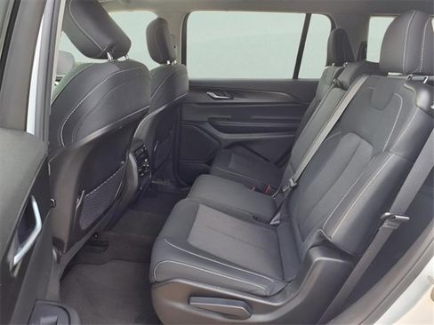 Used 2023 Jeep Grand Cherokee L Laredo image 23