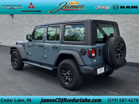 Used 2024 Jeep Wrangler Unlimited Sport AWD/4WD image 3