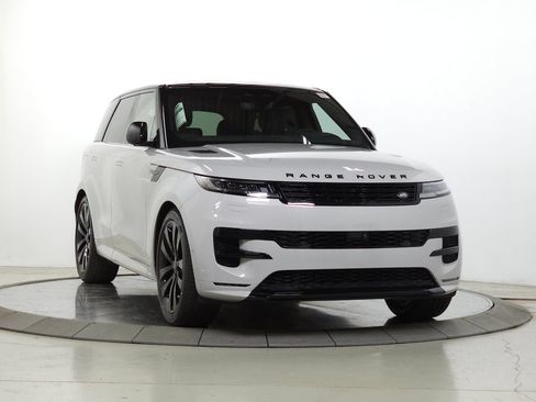 Used 2026 Land Rover Range Rover Sport Dynamic SE AWD/4WD image 9