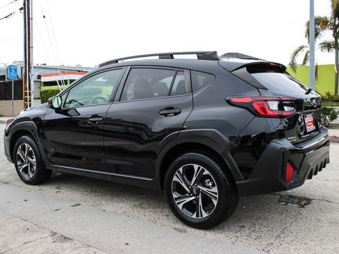 Used 2024 Subaru Crosstrek 2.0i Premium AWD/4WD image 3