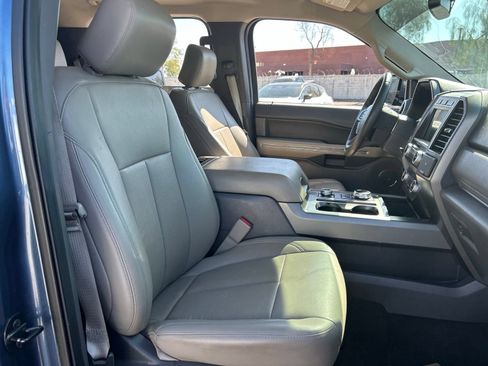 Used 2019 Ford Expedition XLT w/ Equipment Group 201A AWD/4WD image 11