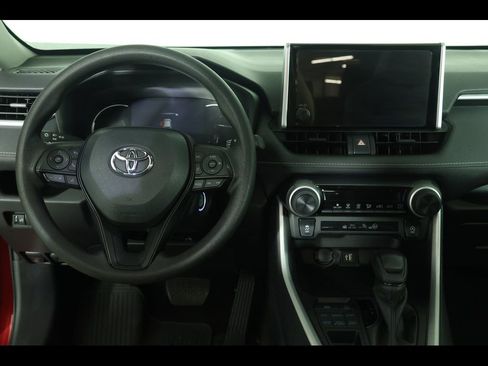 Used 2023 Toyota RAV4 LE AWD/4WD image 16