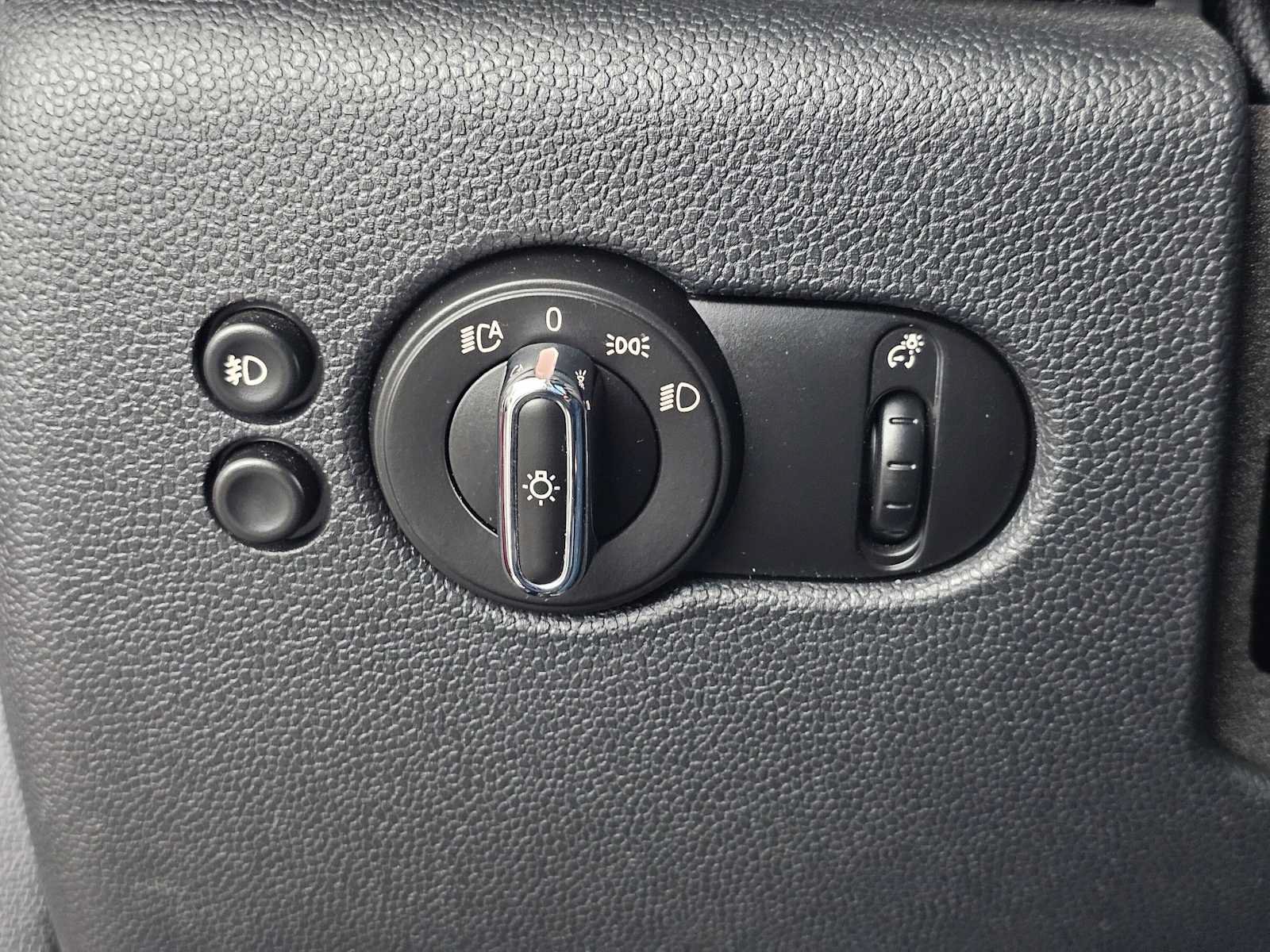 Used 2018 MINI Cooper S FWD image 29