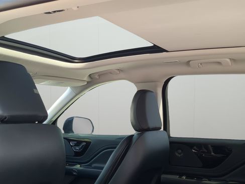 New 2026 Lincoln Aviator Reserve w/ Jet Appearance Package RWD image 19