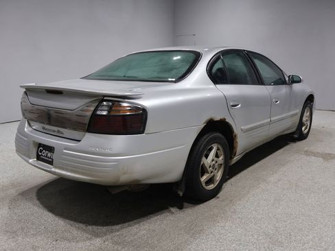 Used 2003 Pontiac Bonneville SE w/ Leather Appointment Package FWD image 8