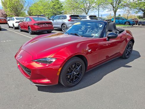 Used 2021 MAZDA MX-5 Miata Sport RWD image 3