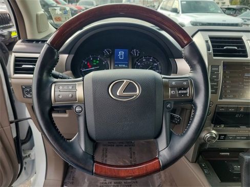 Used 2015 Lexus GX 460 image 23