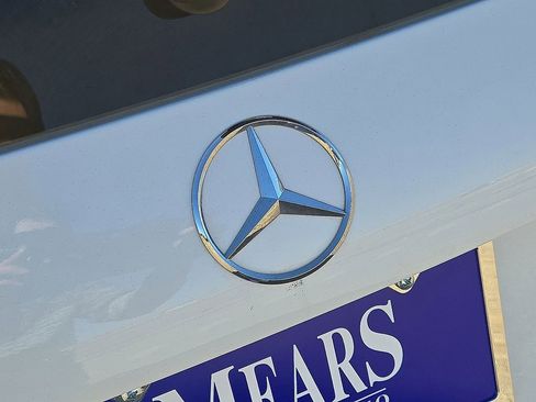 Used 2022 Mercedes-Benz GLB 250 w/ Premium Package Lite image 13