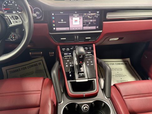 Certified 2023 Porsche Cayenne Turbo AWD/4WD image 20