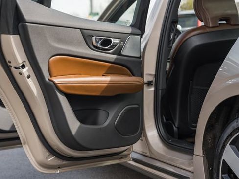 Certified 2023 Volvo S60 T8 Ultimate image 32