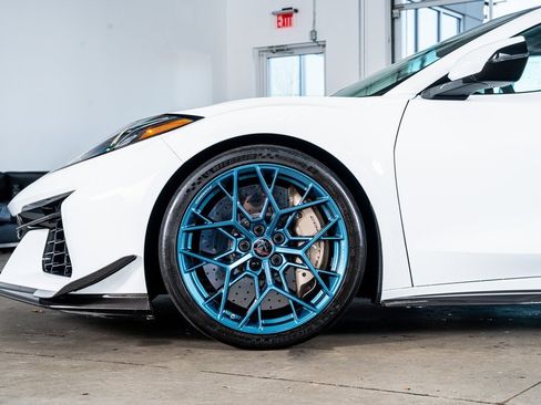 Used 2026 Chevrolet Corvette ZR1 w/ ZR1 Carbon Fiber Aero Package image 9