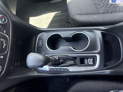 Used 2023 Chevrolet Equinox LT w/ LPO, Floor Liner Package AWD/4WD image 10