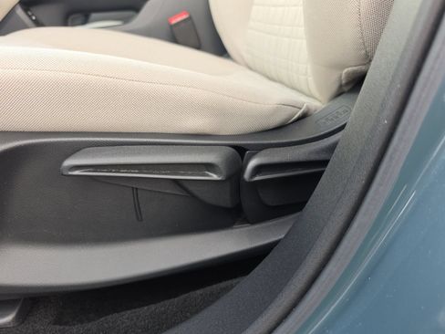 Certified 2025 Honda HR-V LX image 16