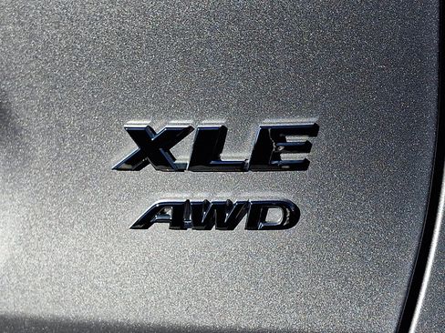 Used 2023 Toyota RAV4 XLE Premium image 32