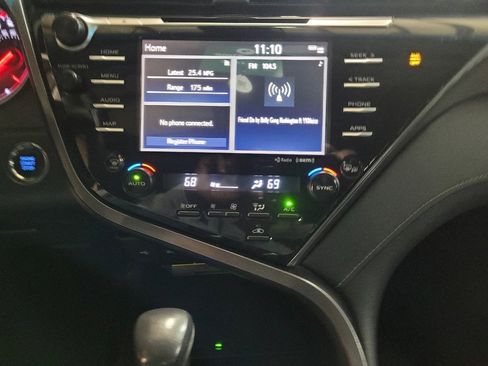 Used 2020 Toyota Camry XSE image 25