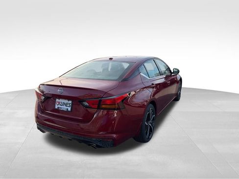 Used 2025 Nissan Altima 2.5 SR FWD image 10