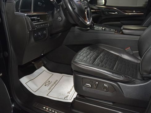 Used 2023 Cadillac Escalade Sport Platinum w/ LPO, ONYX Package AWD/4WD image 40
