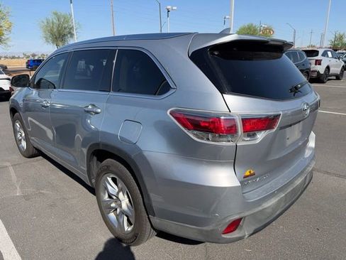 Used 2015 Toyota Highlander Limited w/ Driver Technology Package image 4
