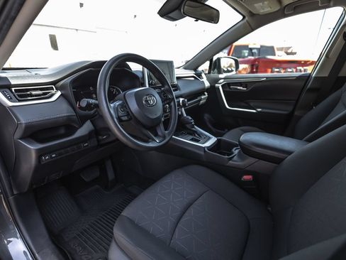 Used 2024 Toyota RAV4 XLE w/ Convenience Package AWD/4WD image 18