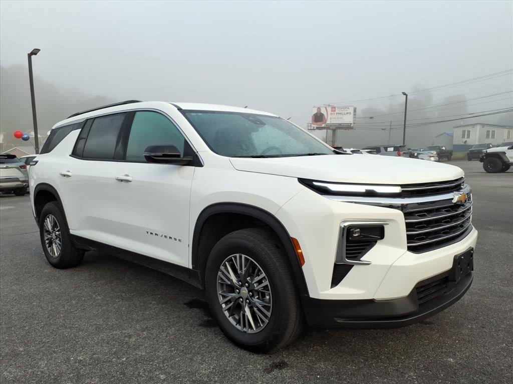 Certified 2026 Chevrolet Traverse LT AWD/4WD image 10