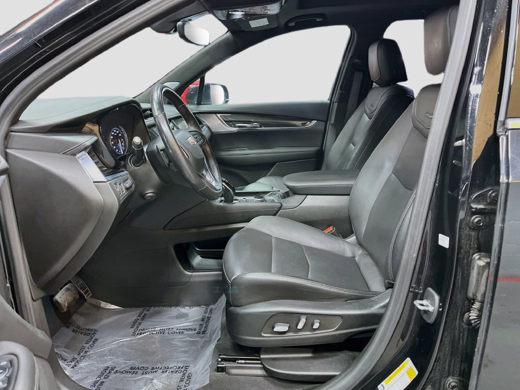 Used 2024 Cadillac XT6 Premium Luxury w/ Technology Package AWD/4WD image 22