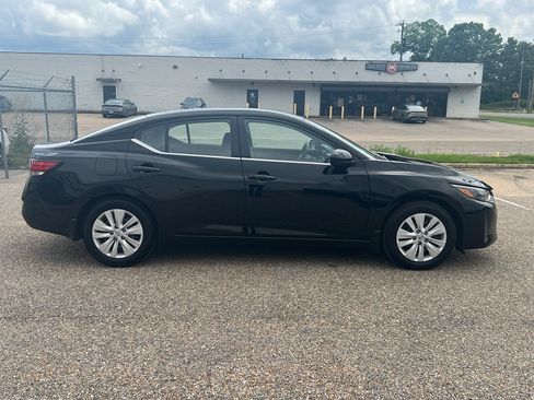 Used 2025 Nissan Sentra S FWD image 10