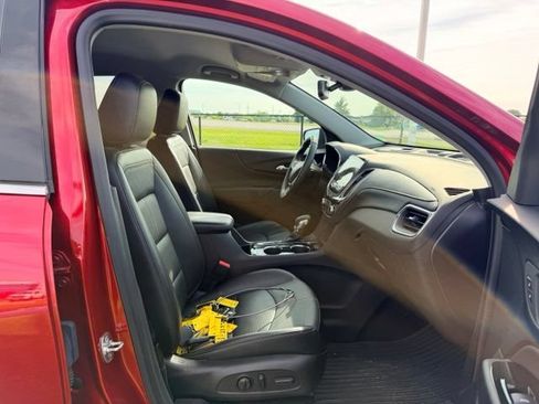 Used 2024 Chevrolet Equinox Premier AWD/4WD image 11